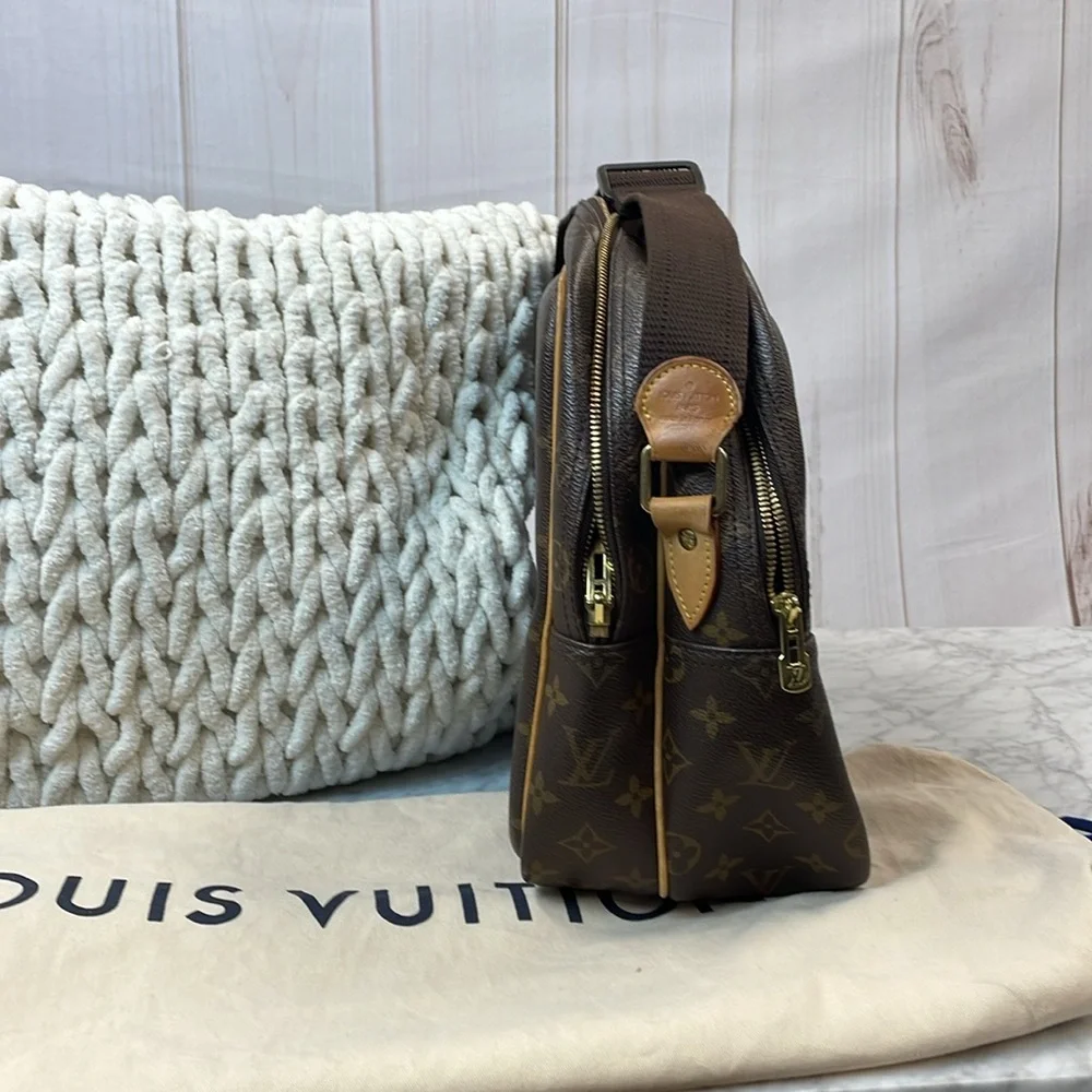 Louis Vuitton reporter